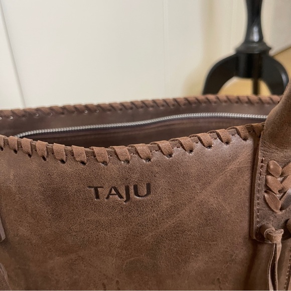 TAJU Large Leather Handmade Tote Vintage Brown with Hair on hide and fringe. - Picture 3 of 14